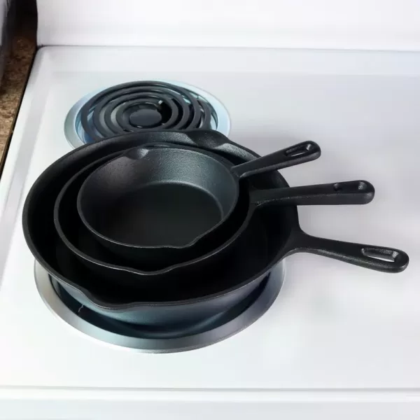 Sunnydaze Decor Cast Iron 3-Piece Cast Iron Skillet Set in Black