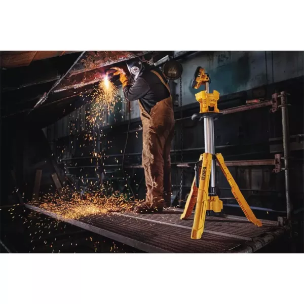 DEWALT 20-Volt MAX 3000-Lumen Tripod Light with (1) 20-Volt Battery 6.0Ah