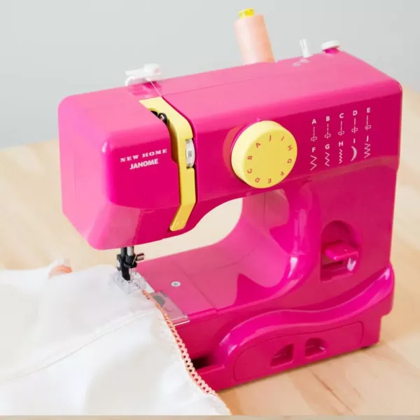 Janome Basic 10-Stitch Fastlane Sewing Machine