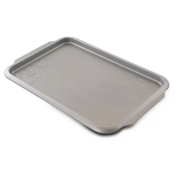 Gibson Home Country Kitchen Silver Embossed Carbon Steel 15 in. Cookie Sheet