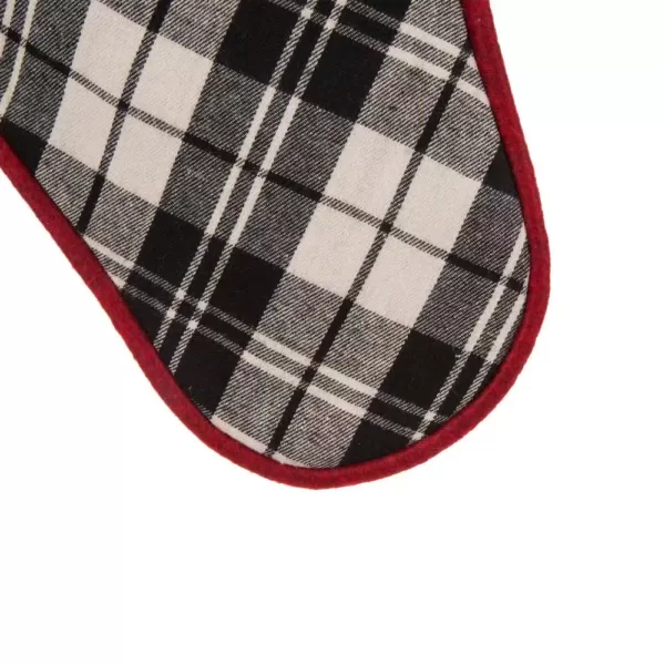 Glitzhome 20 in. Black and White Cotton/Spandex Plaid Fabric Cotton Christmas Stocking Decoration (2-Pack)