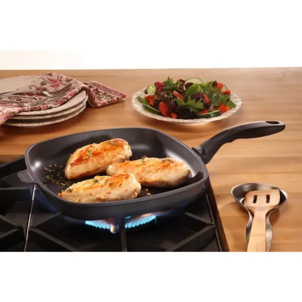 Swiss Diamond Classic Series Induction 11 in. Cast Aluminum Nonstick Square Frying Pan in Gray