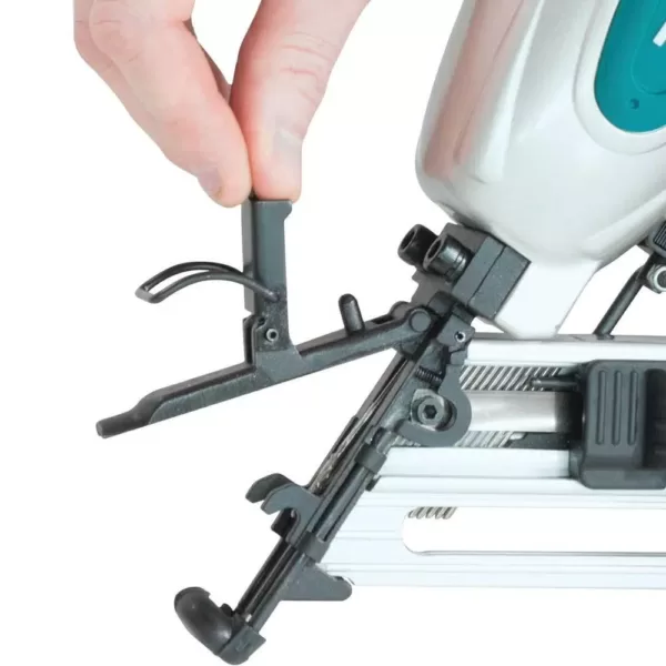 Makita Pneumatic 15-Gauge, 2-1/2 in. Angled Finish Nailer