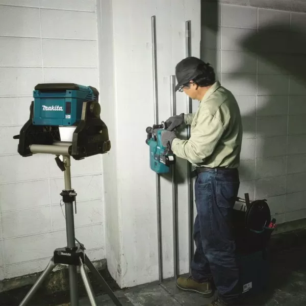 Makita 18V LXT Lithium-Ion Cordless/Corded Work Light (Light Only)