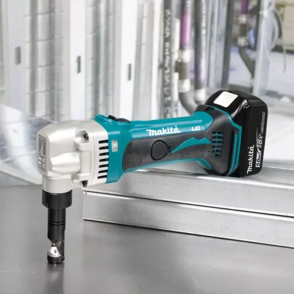 Makita 18-Volt 5.0Ah LXT Lithium-Ion Cordless 16-Gauge Nibbler Kit