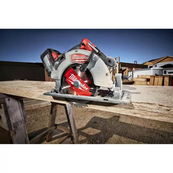 Milwaukee M18 FUEL 18-Volt Lithium-Ion Brushless Cordless 7-1/4 in. Circular Saw (Tool-Only)