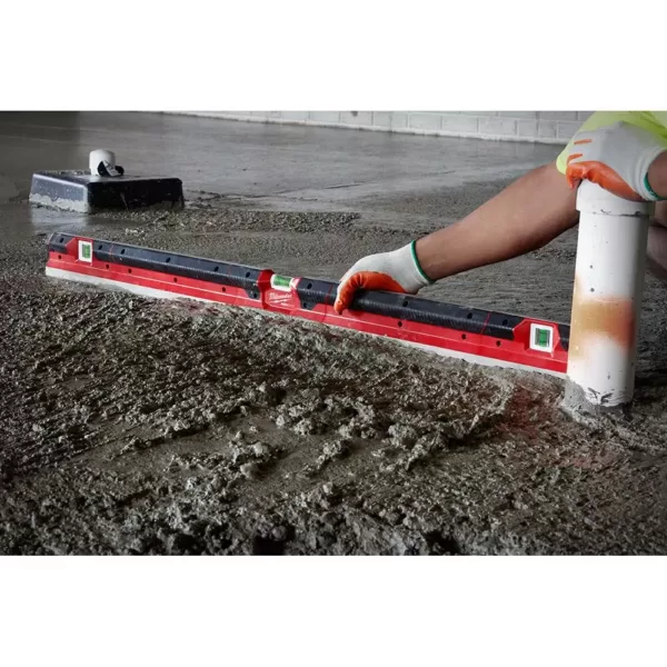 Milwaukee 48 in. Concrete Screed Level w/ 150 ft. Extra Bold Large Capacity Chalk Reel