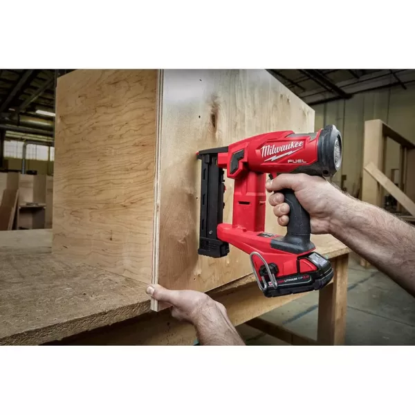 Milwaukee M18 FUEL 18-Volt Lithium-Ion Brushless Cordless 18-Gauge 1/4 in. Narrow Crown Stapler Kit w/ Battery 2Ah, Charger & Bag