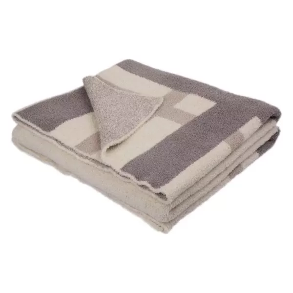 Glitzhome 60 in. L x 50 in. W, 1050g Knitted Polyester Geometric Pattern Feather Yarn Throw Blanket