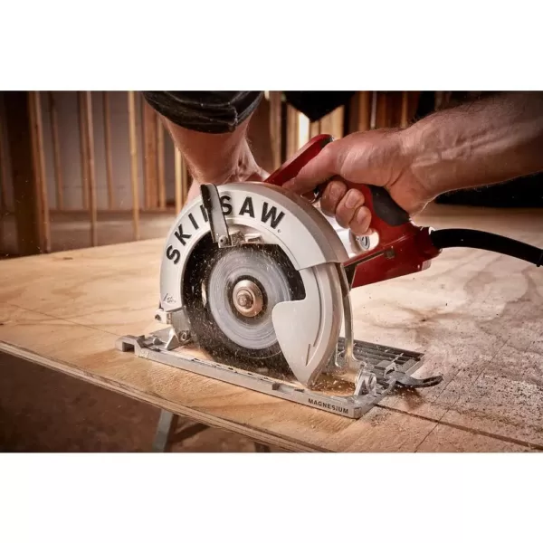 SKILSAW 7-1/4 in. Magnesium Left Blade Side Winder